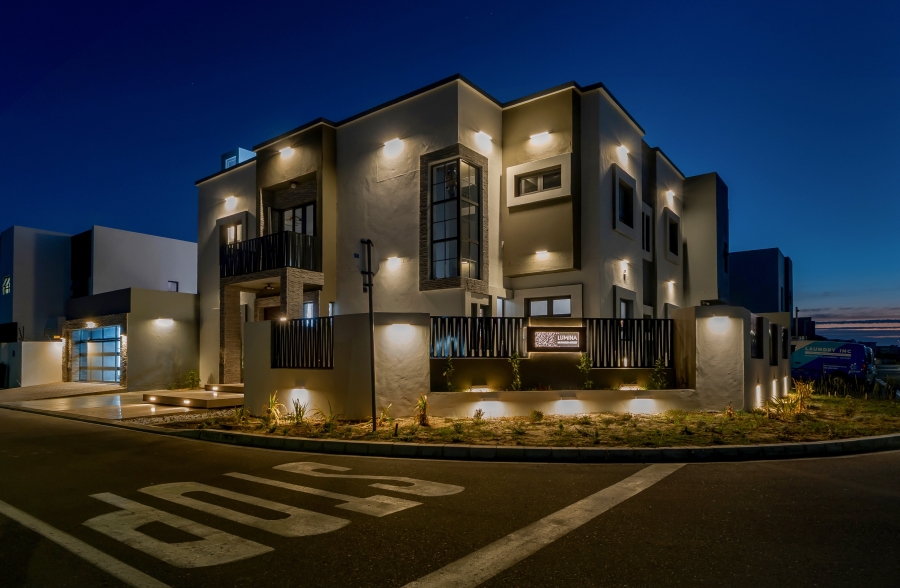 6 Bedroom Property for Sale in Sandown Western Cape